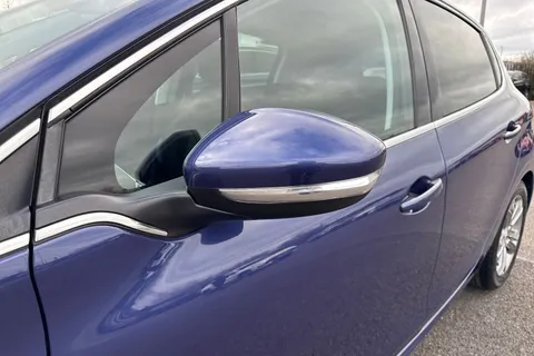 MF15YVH PEUGEOT 208 1.2 VTi PureTech Allure Euro 6 5dr Thumbnail #30