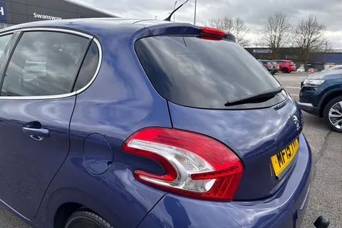 MF15YVH PEUGEOT 208 1.2 VTi PureTech Allure Euro 6 5dr Thumbnail #32