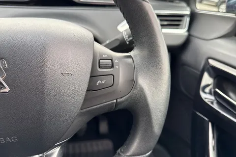 MF15YVH PEUGEOT 208 1.2 VTi PureTech Allure Euro 6 5dr Thumbnail #41