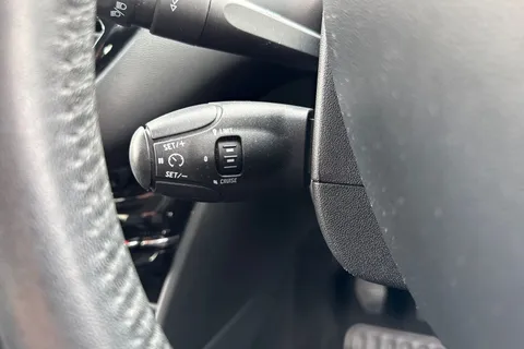 MF15YVH PEUGEOT 208 1.2 VTi PureTech Allure Euro 6 5dr Thumbnail #42