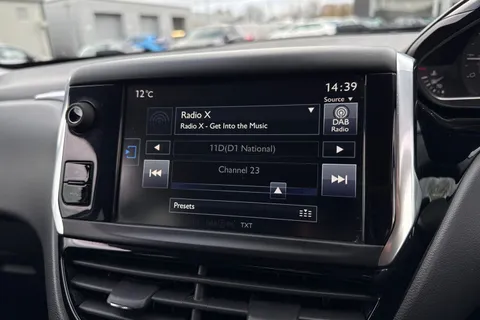 MF15YVH PEUGEOT 208 1.2 VTi PureTech Allure Euro 6 5dr Thumbnail #46