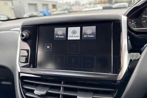 MF15YVH PEUGEOT 208 1.2 VTi PureTech Allure Euro 6 5dr Thumbnail #47