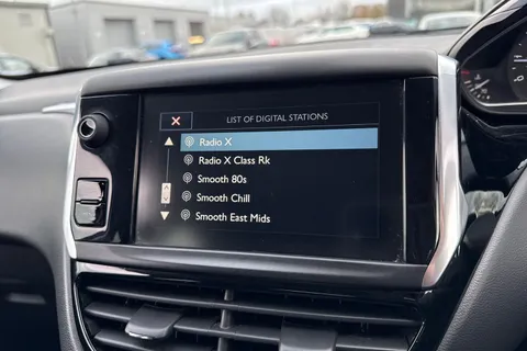 MF15YVH PEUGEOT 208 1.2 VTi PureTech Allure Euro 6 5dr Thumbnail #48