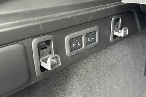 KW24LJE Land Rover Range Rover Velar 2.0 D200 Dynamic HSE 5dr Thumbnail #29