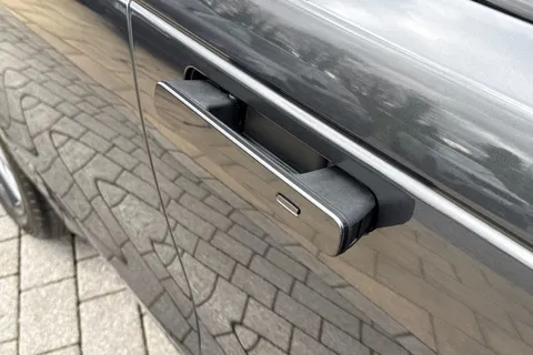 KW24LJE Land Rover Range Rover Velar 2.0 D200 Dynamic HSE 5dr Thumbnail #33