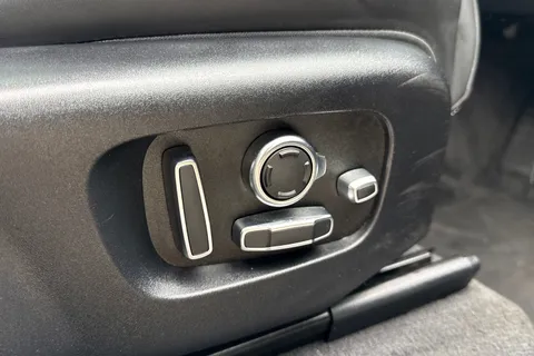 KW24LJE Land Rover Range Rover Velar 2.0 D200 Dynamic HSE 5dr Thumbnail #36