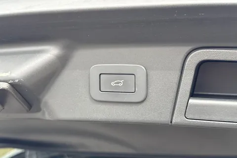 KW24LJE Land Rover Range Rover Velar 2.0 D200 Dynamic HSE 5dr Thumbnail #39