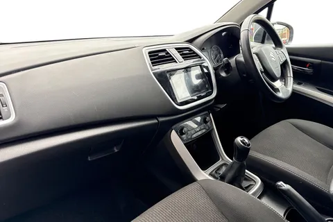 DF19RFE Suzuki Sx4 S-Cross 1.0 Boosterjet SZ-T 5dr Thumbnail #14