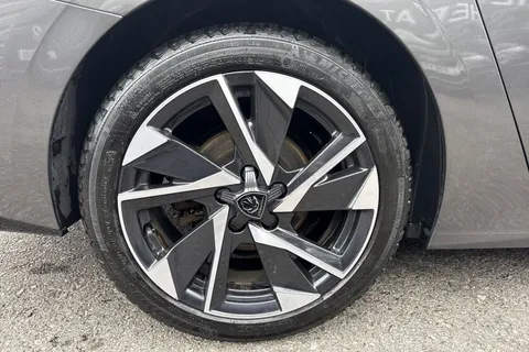 12 of 55 for PEUGEOT 308 SW 1.5 BlueHDi Allure Premium EAT Euro 6 (s/s) 5dr