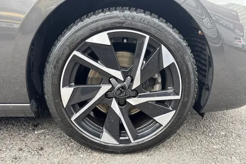 13 of 55 for PEUGEOT 308 SW 1.5 BlueHDi Allure Premium EAT Euro 6 (s/s) 5dr