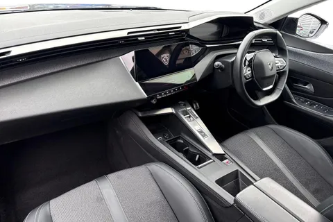 15 of 55 for PEUGEOT 308 SW 1.5 BlueHDi Allure Premium EAT Euro 6 (s/s) 5dr