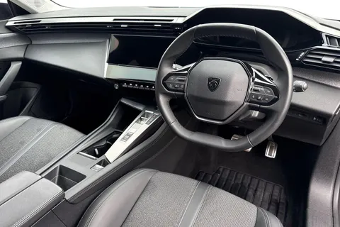 18 of 55 for PEUGEOT 308 SW 1.5 BlueHDi Allure Premium EAT Euro 6 (s/s) 5dr