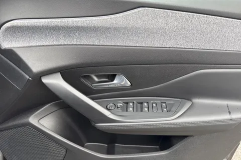 21 of 55 for PEUGEOT 308 SW 1.5 BlueHDi Allure Premium EAT Euro 6 (s/s) 5dr