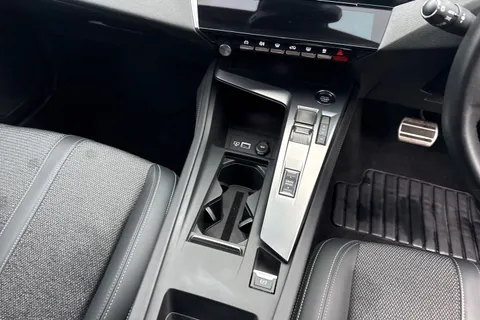 23 of 55 for PEUGEOT 308 SW 1.5 BlueHDi Allure Premium EAT Euro 6 (s/s) 5dr