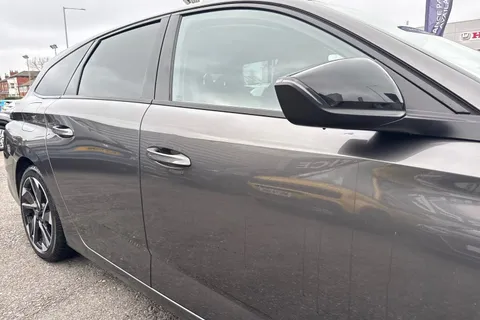 27 of 55 for PEUGEOT 308 SW 1.5 BlueHDi Allure Premium EAT Euro 6 (s/s) 5dr