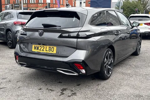 28 of 55 for PEUGEOT 308 SW 1.5 BlueHDi Allure Premium EAT Euro 6 (s/s) 5dr