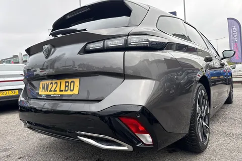 29 of 55 for PEUGEOT 308 SW 1.5 BlueHDi Allure Premium EAT Euro 6 (s/s) 5dr