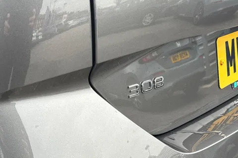 31 of 55 for PEUGEOT 308 SW 1.5 BlueHDi Allure Premium EAT Euro 6 (s/s) 5dr