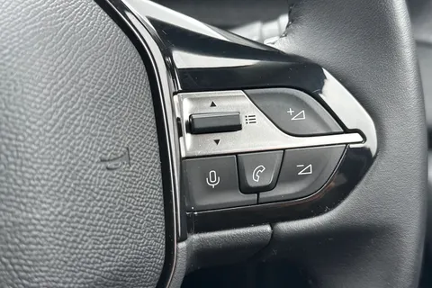 38 of 55 for PEUGEOT 308 SW 1.5 BlueHDi Allure Premium EAT Euro 6 (s/s) 5dr