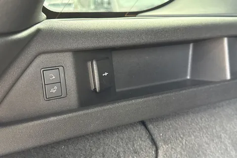 KM74WDP Land Rover Discovery Sport 2.0 D200 Dynamic SE 5dr Thumbnail #29