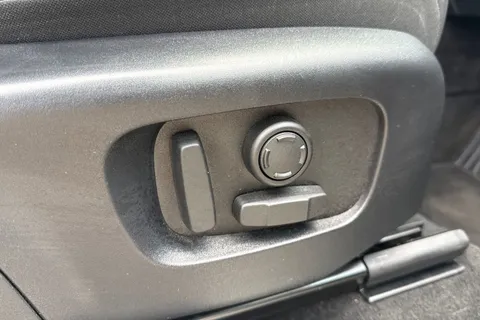 KM74WDP Land Rover Discovery Sport 2.0 D200 Dynamic SE 5dr Thumbnail #35