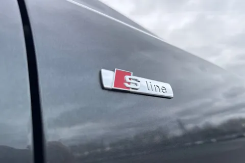 PJ75NMM Audi A6 Saloon Launch Edition TDI quattro 204 PS S tronic Thumbnail #31