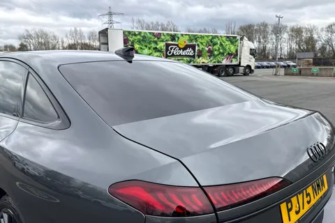 PJ75NMM Audi A6 Saloon Launch Edition TDI quattro 204 PS S tronic Thumbnail #34