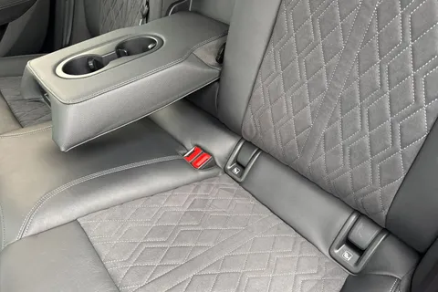 PJ75NMM Audi A6 Saloon Launch Edition TDI quattro 204 PS S tronic Thumbnail #41