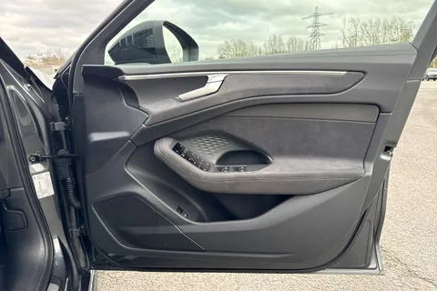 PJ75NMM Audi A6 Saloon Launch Edition TDI quattro 204 PS S tronic Thumbnail #45