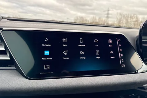 PJ75NMM Audi A6 Saloon Launch Edition TDI quattro 204 PS S tronic Thumbnail #49