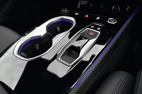 PJ75NMM Audi A6 Saloon Launch Edition TDI quattro 204 PS S tronic Thumbnail #51