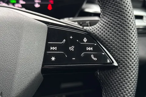 PJ75NMM Audi A6 Saloon Launch Edition TDI quattro 204 PS S tronic Thumbnail #54