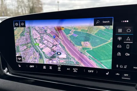 PJ75NMM Audi A6 Saloon Launch Edition TDI quattro 204 PS S tronic Thumbnail #59