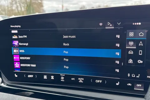 PJ75NMM Audi A6 Saloon Launch Edition TDI quattro 204 PS S tronic Thumbnail #61