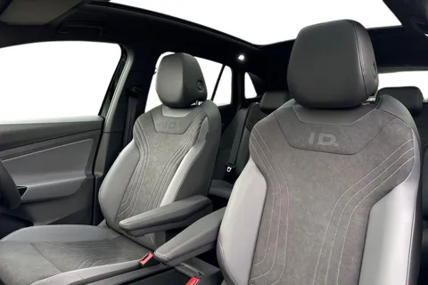 DE25ZPG Volkswagen ID.4 128kW Family Pro 77kWh 5dr Auto [135kW Ch] Thumbnail #16