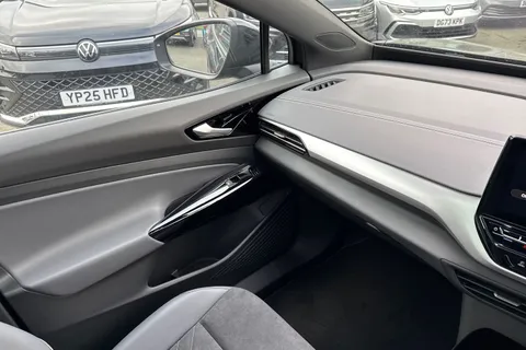 DE25ZPG Volkswagen ID.4 128kW Family Pro 77kWh 5dr Auto [135kW Ch] Thumbnail #20