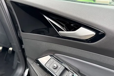 DE25ZPG Volkswagen ID.4 128kW Family Pro 77kWh 5dr Auto [135kW Ch] Thumbnail #21