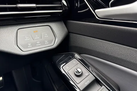 DE25ZPG Volkswagen ID.4 128kW Family Pro 77kWh 5dr Auto [135kW Ch] Thumbnail #25