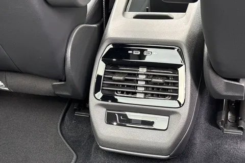 DE25ZPG Volkswagen ID.4 128kW Family Pro 77kWh 5dr Auto [135kW Ch] Thumbnail #37