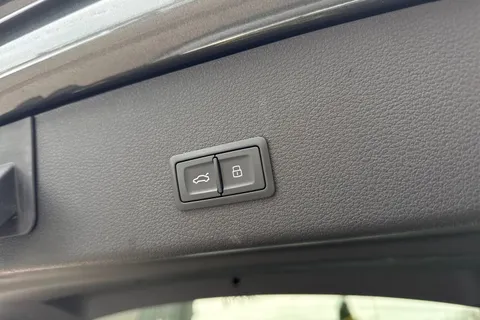 YF21XCN Audi e-tron 50 S line Sportback Auto quattro 5dr 71.2kWh Thumbnail #26