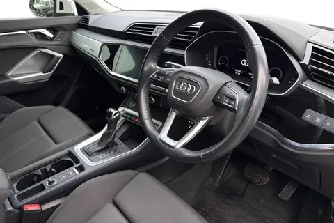 8 of 66 for Audi Q3 Sport 35 TFSI 150 PS S tronic