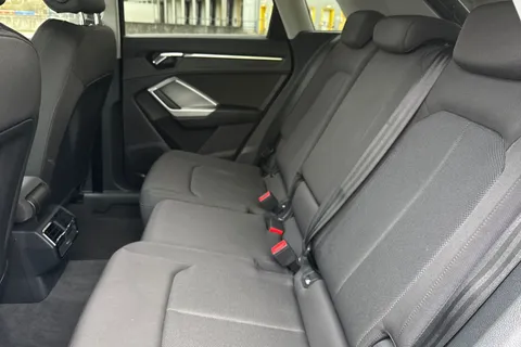 14 of 66 for Audi Q3 Sport 35 TFSI 150 PS S tronic