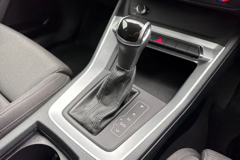 20 of 66 for Audi Q3 Sport 35 TFSI 150 PS S tronic