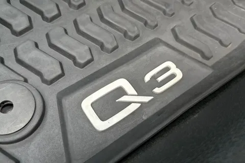 25 of 66 for Audi Q3 Sport 35 TFSI 150 PS S tronic