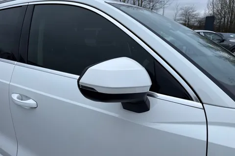 28 of 66 for Audi Q3 Sport 35 TFSI 150 PS S tronic