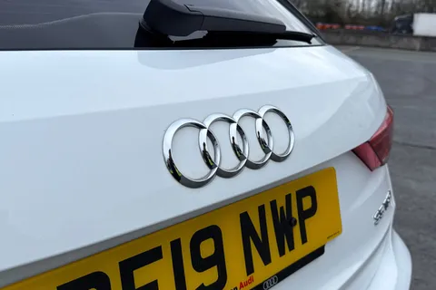 31 of 66 for Audi Q3 Sport 35 TFSI 150 PS S tronic