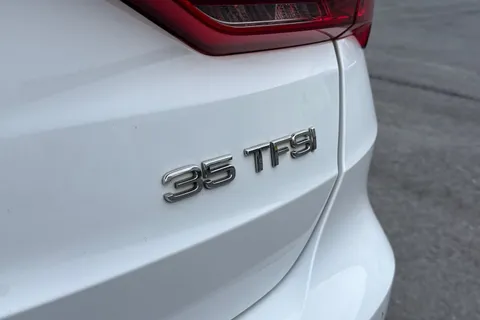 32 of 66 for Audi Q3 Sport 35 TFSI 150 PS S tronic