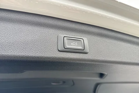 34 of 66 for Audi Q3 Sport 35 TFSI 150 PS S tronic