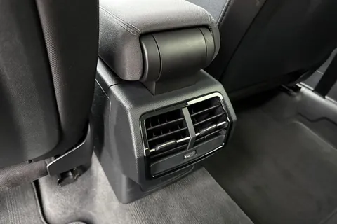 36 of 66 for Audi Q3 Sport 35 TFSI 150 PS S tronic