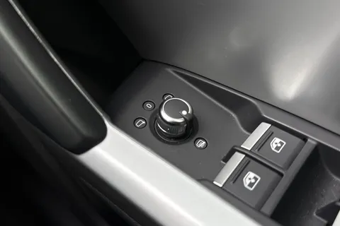 39 of 66 for Audi Q3 Sport 35 TFSI 150 PS S tronic